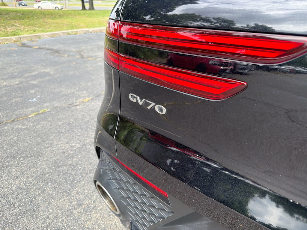 Thumbnail: 2023 Genesis GV70 - 6