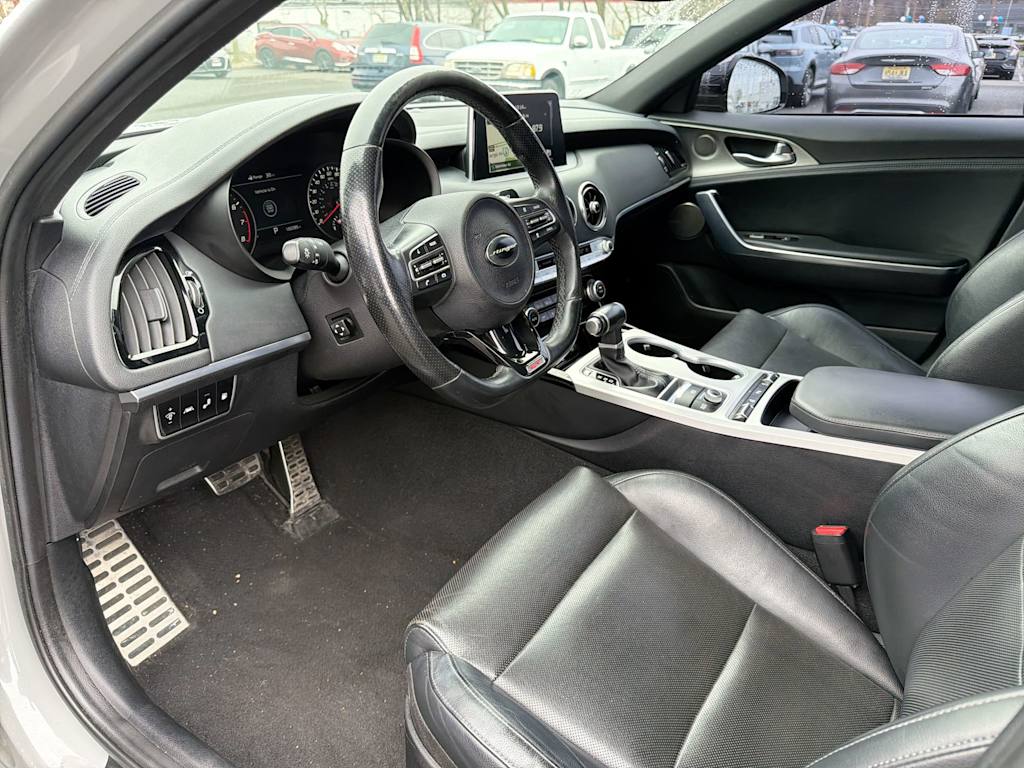 Thumbnail: 2018 Kia Stinger - 2