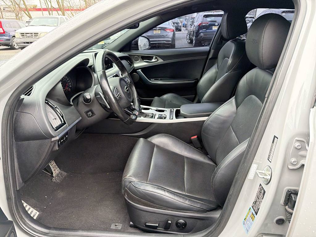 Thumbnail: 2018 Kia Stinger - 8