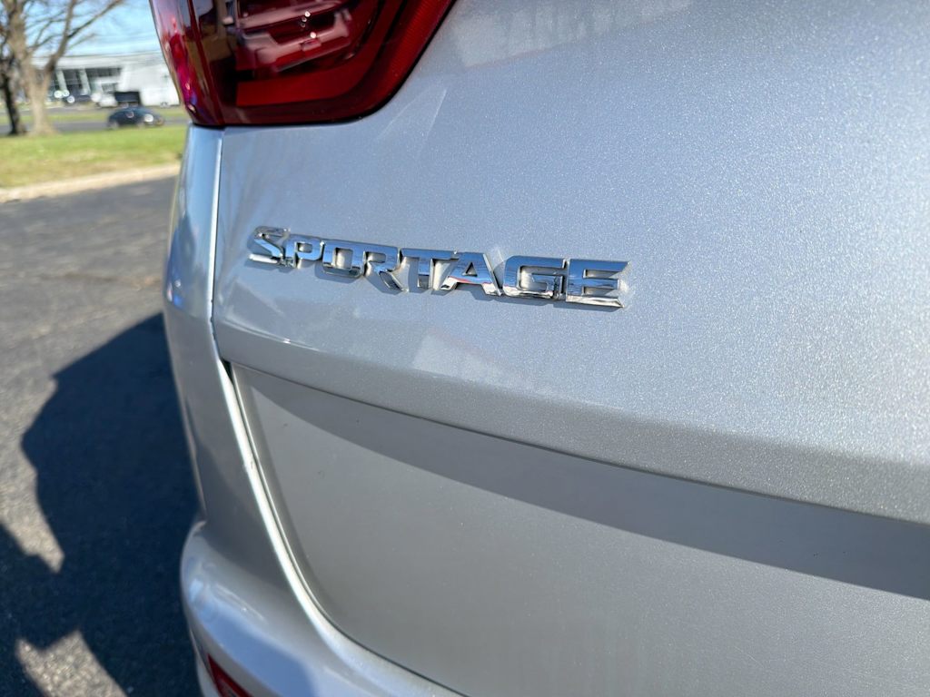Thumbnail: 2017 Kia Sportage - 7