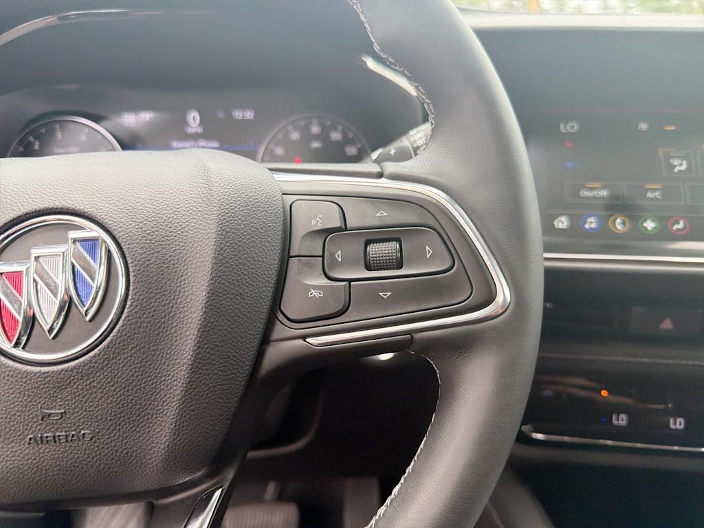 Thumbnail: 2023 Buick Envision - 31