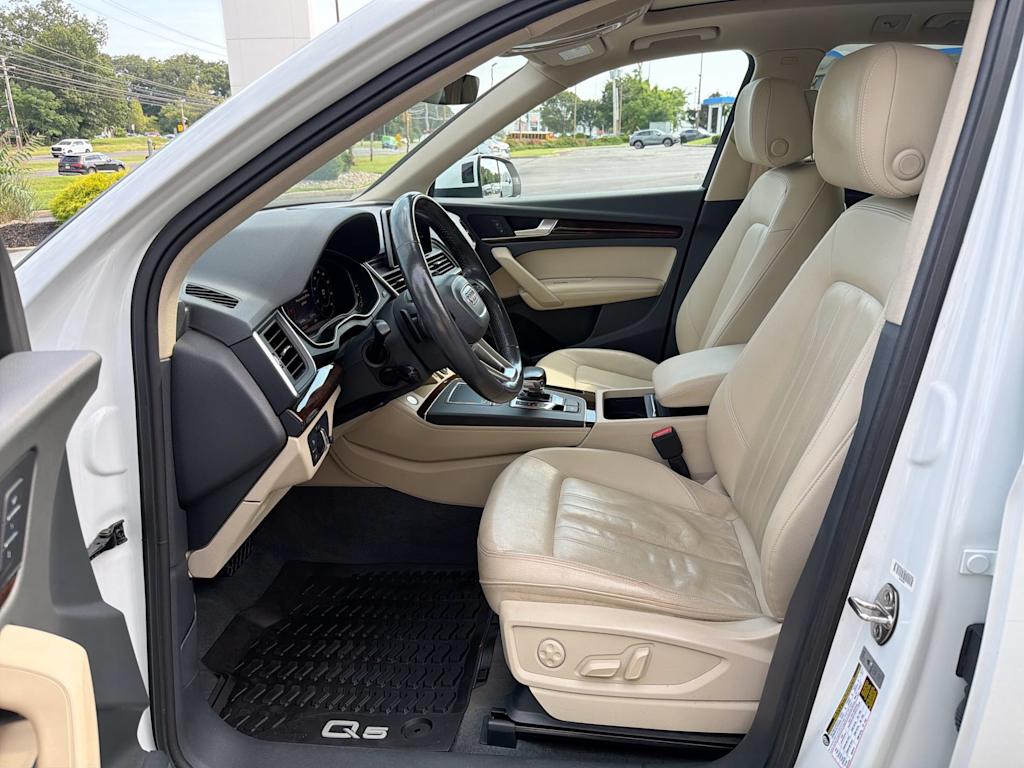 Thumbnail: 2019 Audi Q5 - 10
