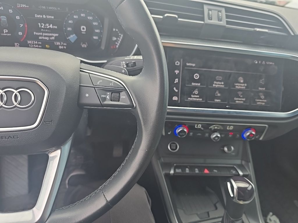 Thumbnail: 2024 Audi Q3 - 9