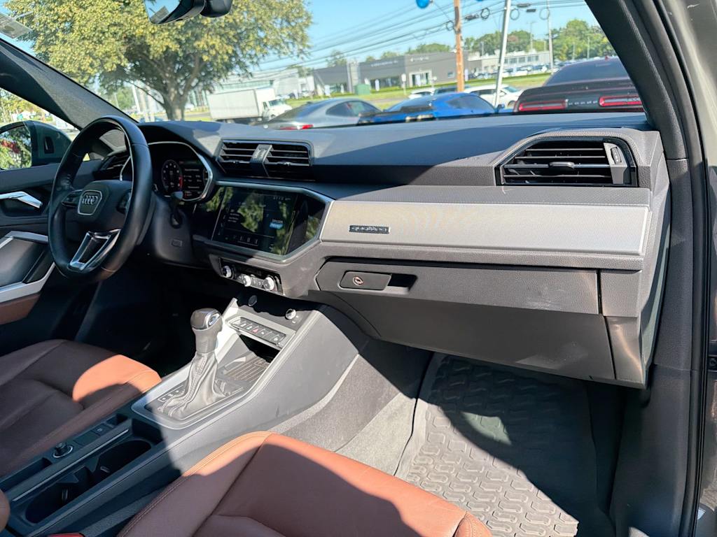 Thumbnail: 2020 Audi Q3 - 9