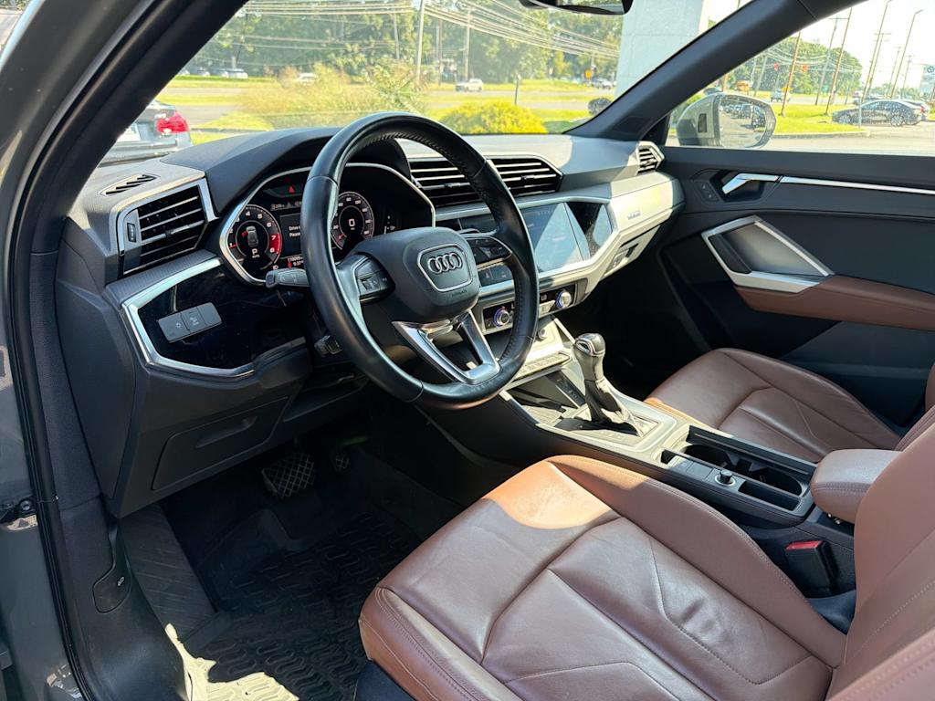 Thumbnail: 2020 Audi Q3 - 2