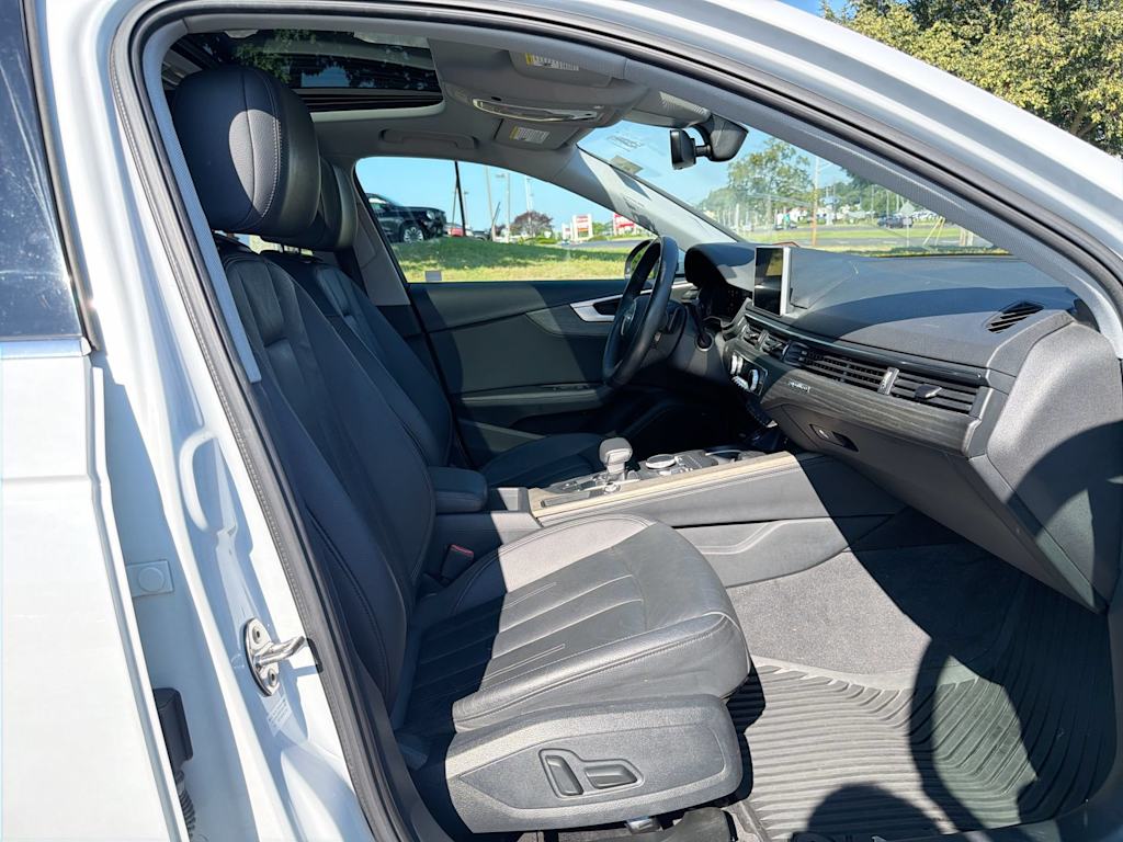 Thumbnail: 2019 Audi A4 - 25
