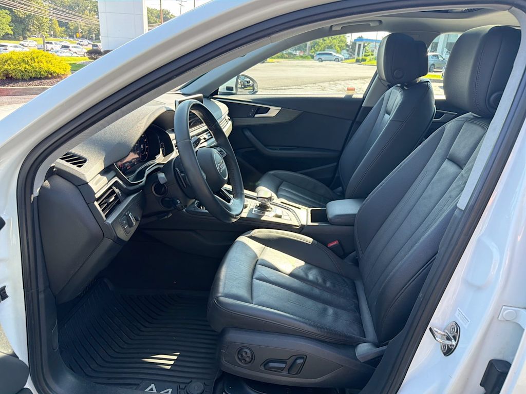 Thumbnail: 2019 Audi A4 - 10