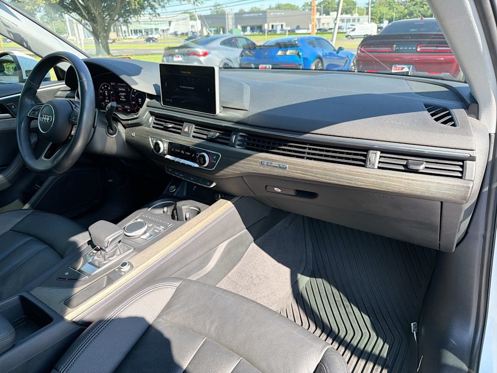 Thumbnail: 2019 Audi A4 - 9