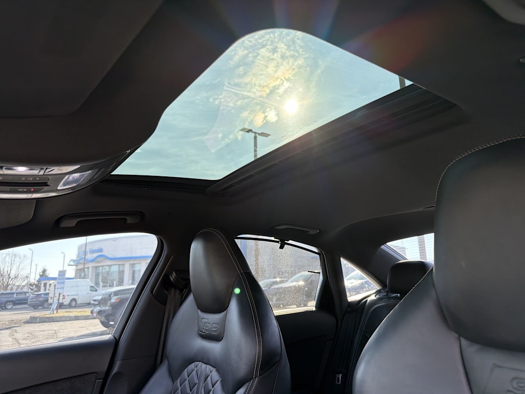 Thumbnail: 2016 Audi S6 - 29