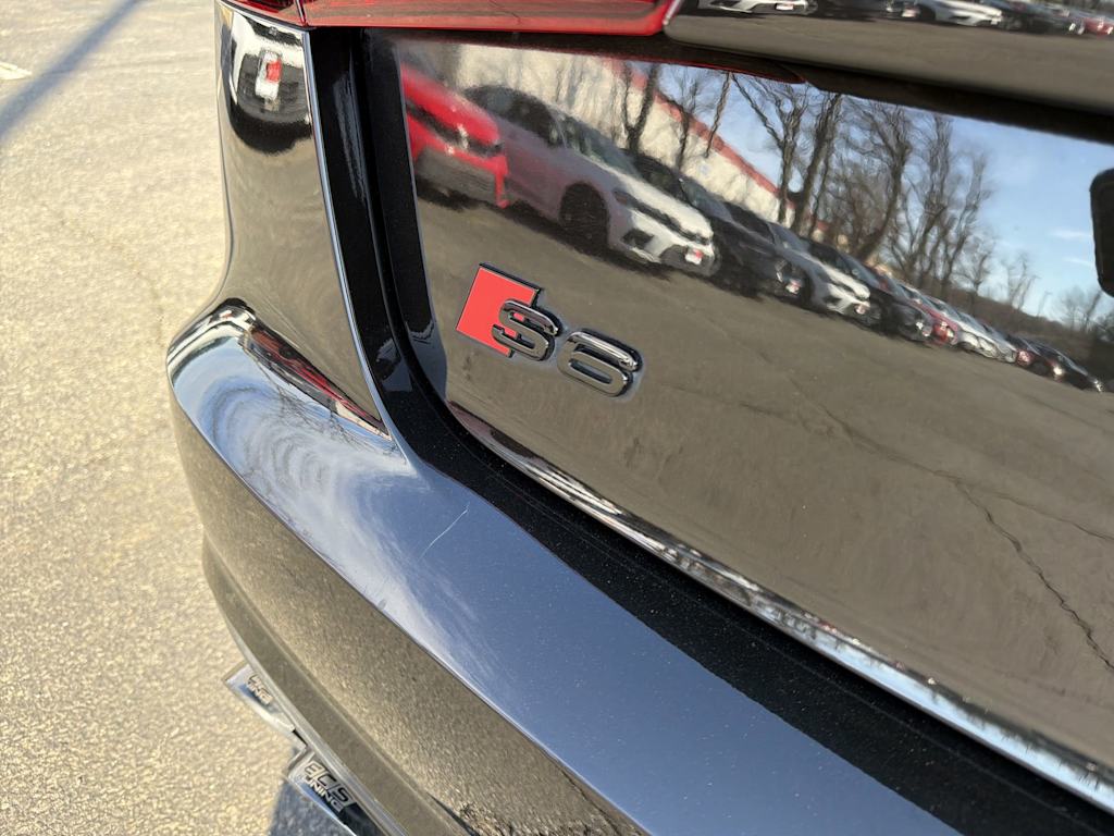 Thumbnail: 2016 Audi S6 - 26