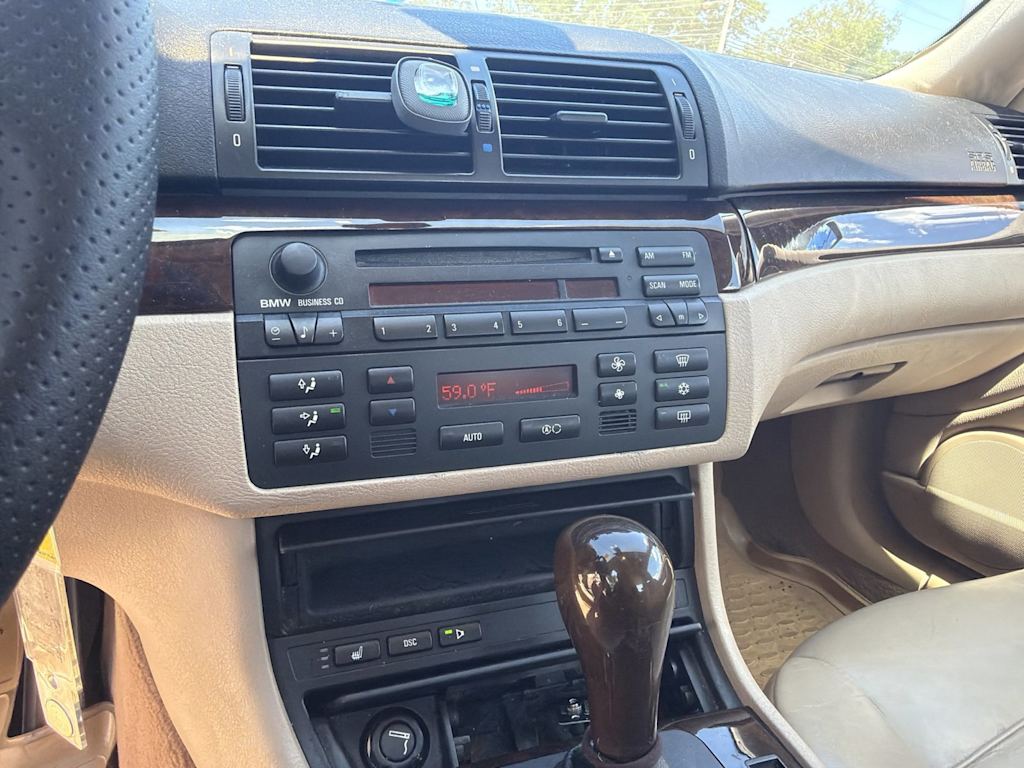 Thumbnail: 2004 BMW 3 Series - 10