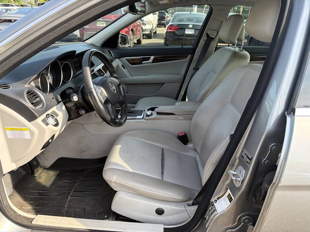 Thumbnail: 2014 Mercedes-Benz C-Class - 9