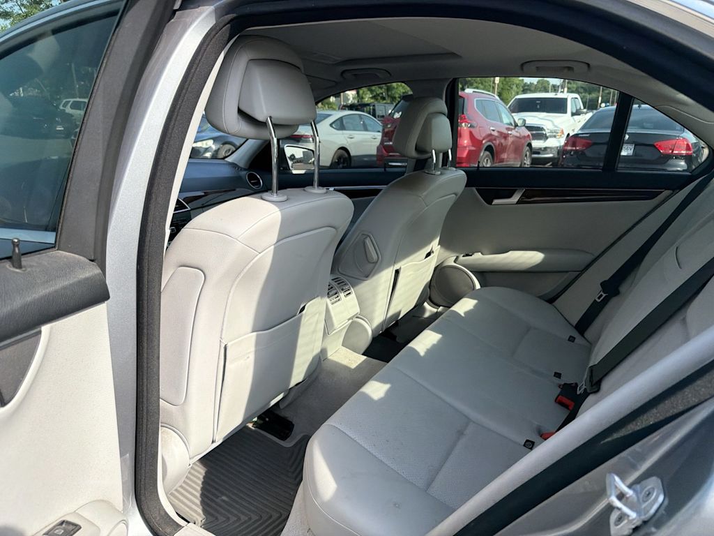 Thumbnail: 2014 Mercedes-Benz C-Class - 7
