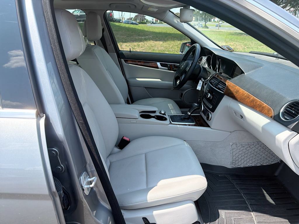 Thumbnail: 2014 Mercedes-Benz C-Class - 24