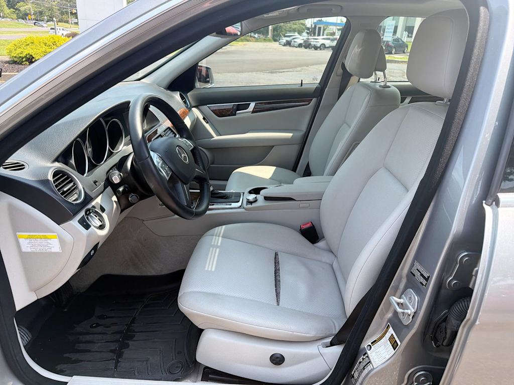 Thumbnail: 2014 Mercedes-Benz C-Class - 10