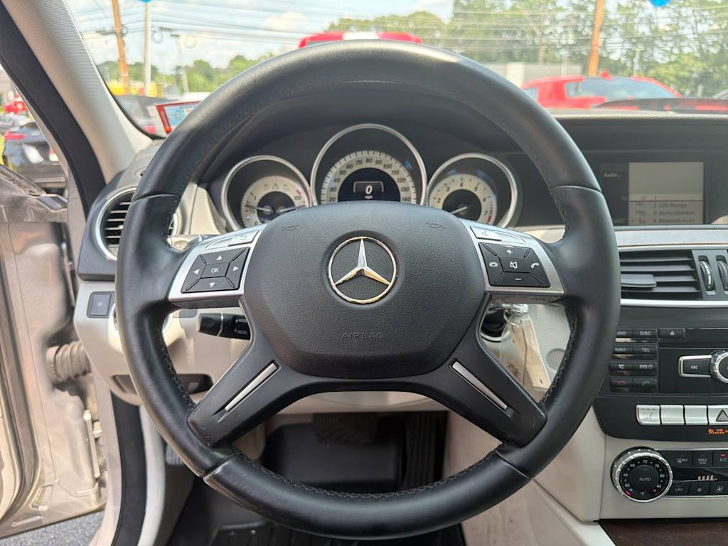 Thumbnail: 2014 Mercedes-Benz C-Class - 14