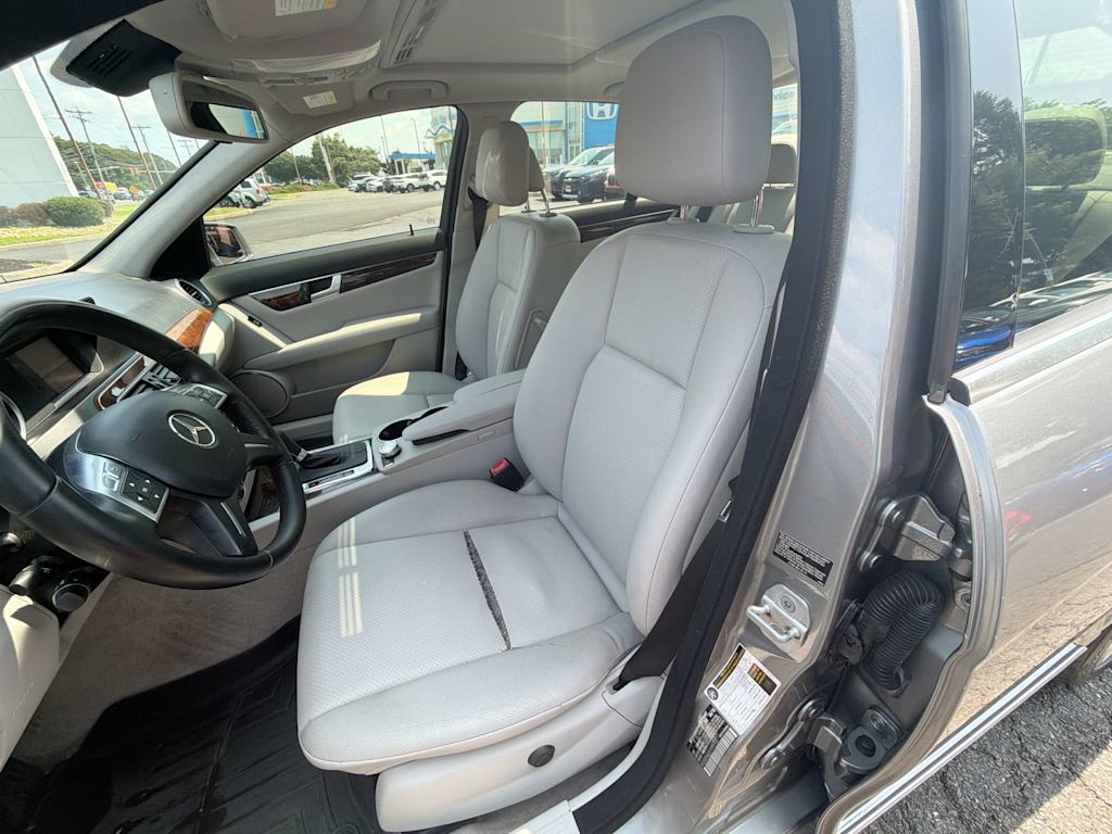 Thumbnail: 2014 Mercedes-Benz C-Class - 27