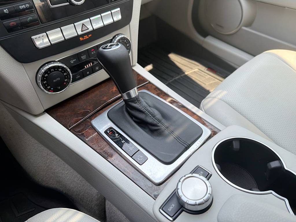 Thumbnail: 2014 Mercedes-Benz C-Class - 16