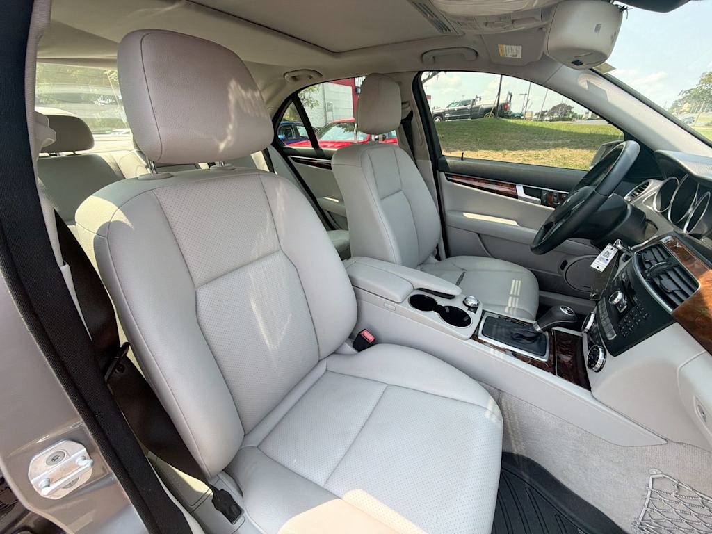 Thumbnail: 2014 Mercedes-Benz C-Class - 25
