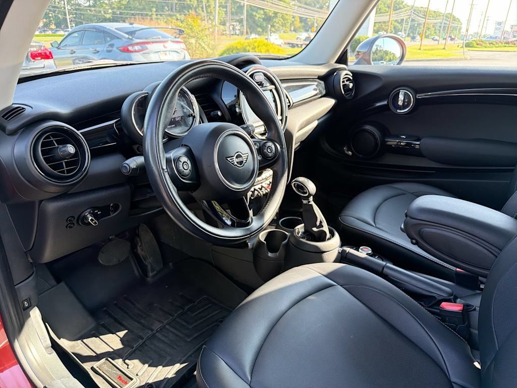 Thumbnail: 2019 MINI Cooper - 2