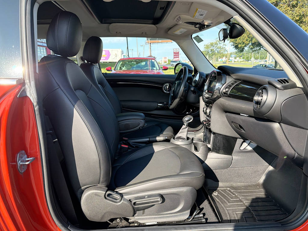 Thumbnail: 2019 MINI Cooper - 9