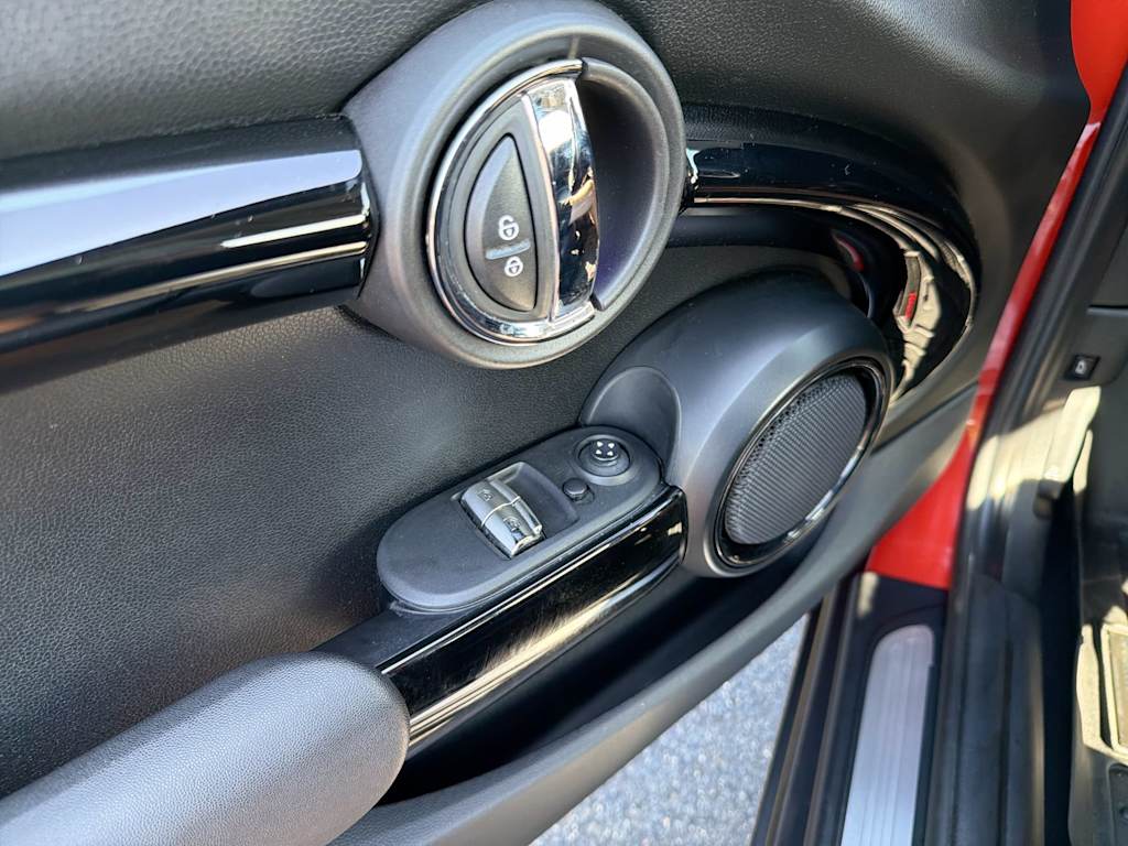 Thumbnail: 2019 MINI Cooper - 25