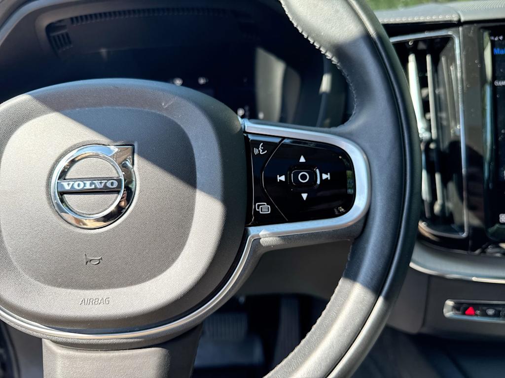 Thumbnail: 2022 Volvo XC60 - 31