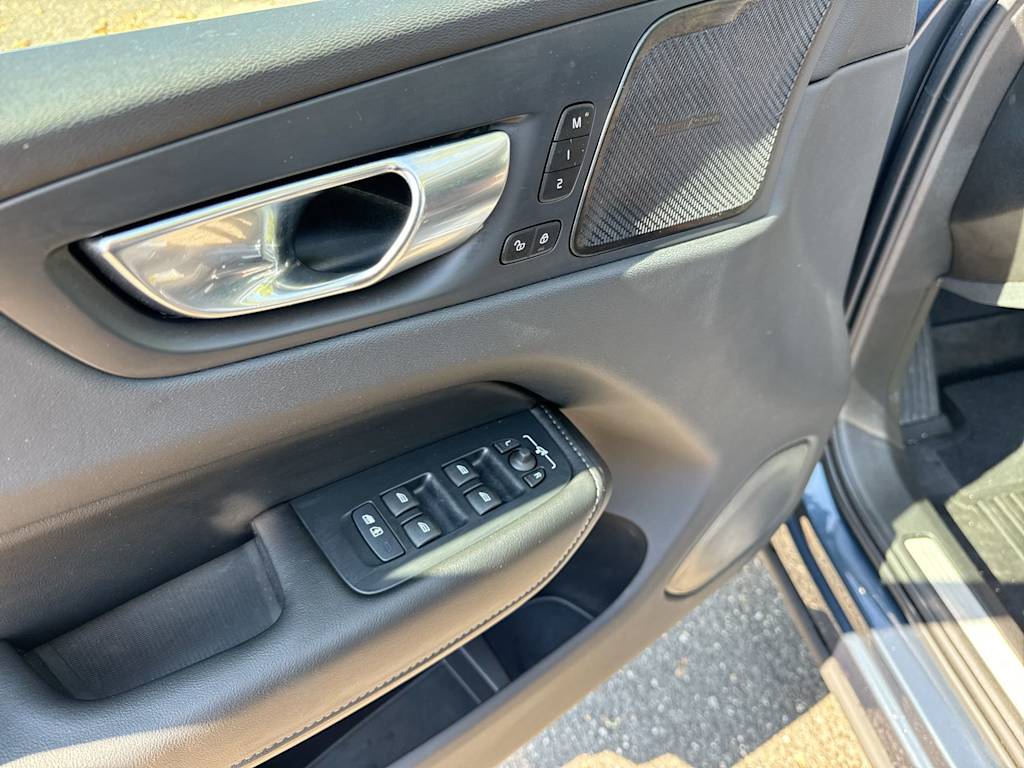 Thumbnail: 2022 Volvo XC60 - 28