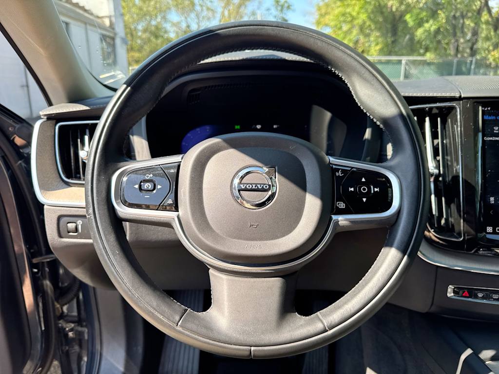 Thumbnail: 2022 Volvo XC60 - 13