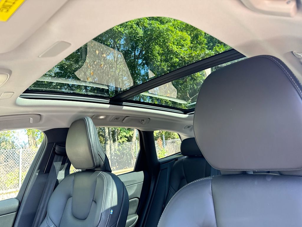 Thumbnail: 2022 Volvo XC60 - 29