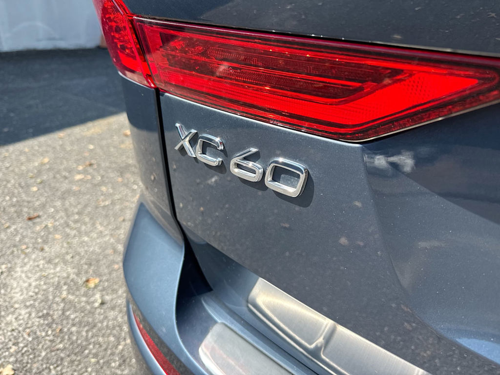 Thumbnail: 2022 Volvo XC60 - 6