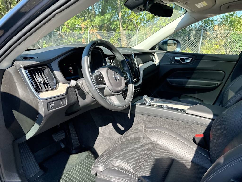 Thumbnail: 2022 Volvo XC60 - 2