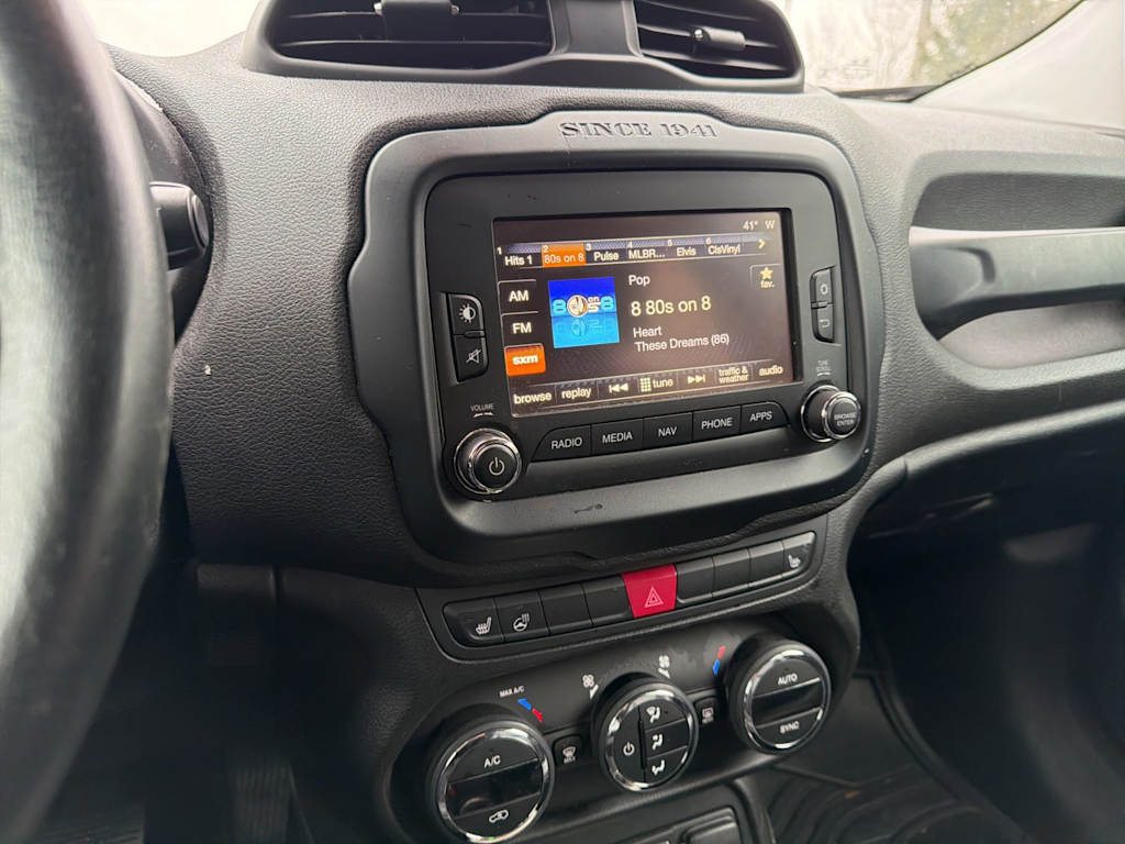 Thumbnail: 2016 Jeep Renegade - 11