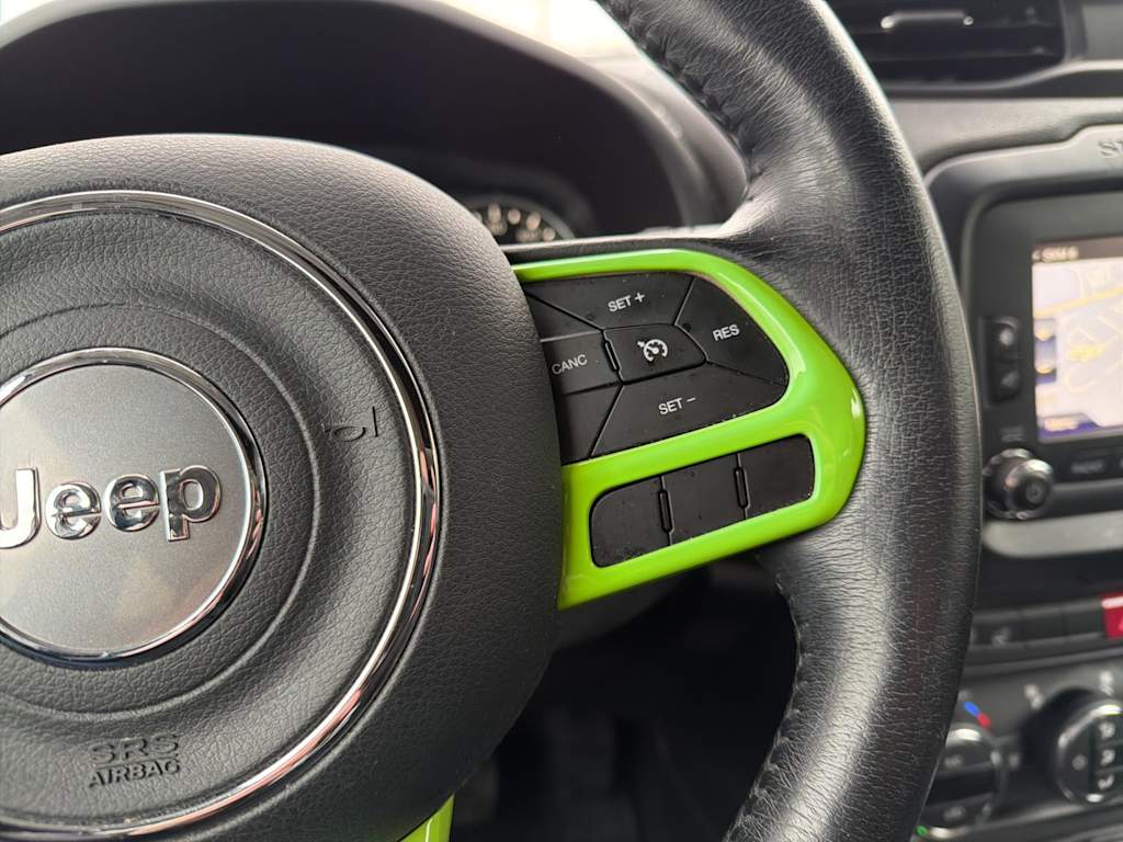 Thumbnail: 2016 Jeep Renegade - 23