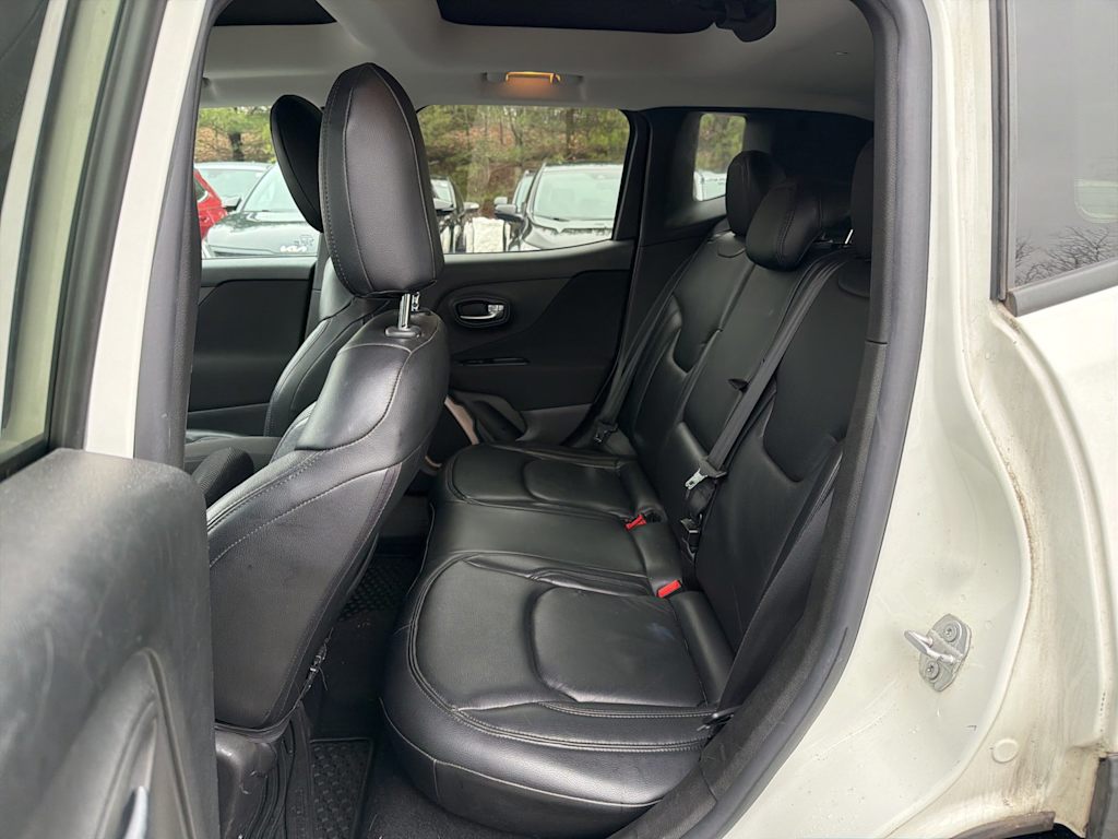 Thumbnail: 2016 Jeep Renegade - 18