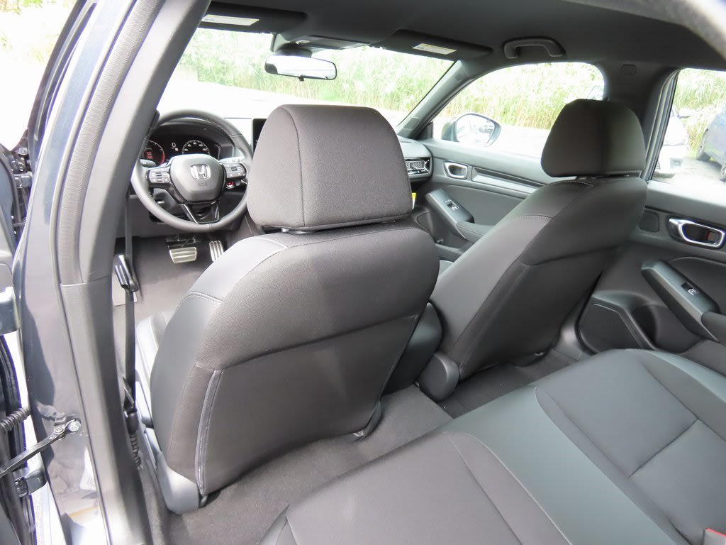 2025 Honda Civic Sport 18