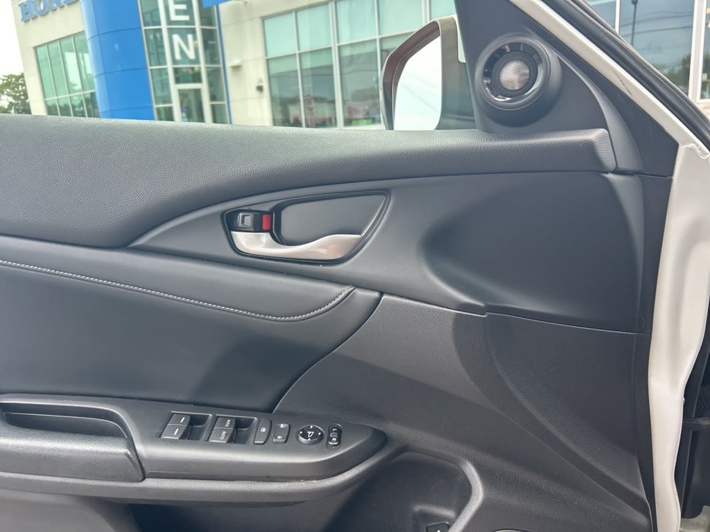 Thumbnail: 2020 Honda Insight - 16