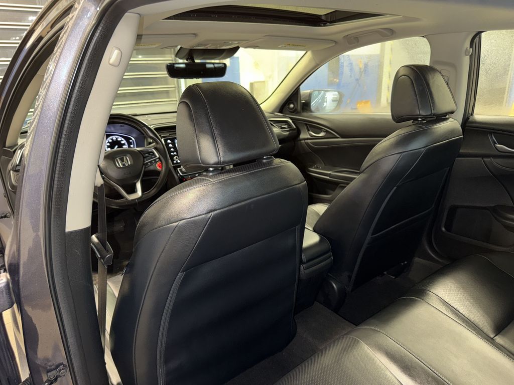 Thumbnail: 2020 Honda Insight - 32