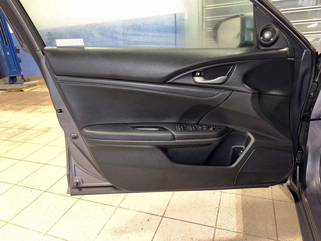 Thumbnail: 2020 Honda Insight - 33