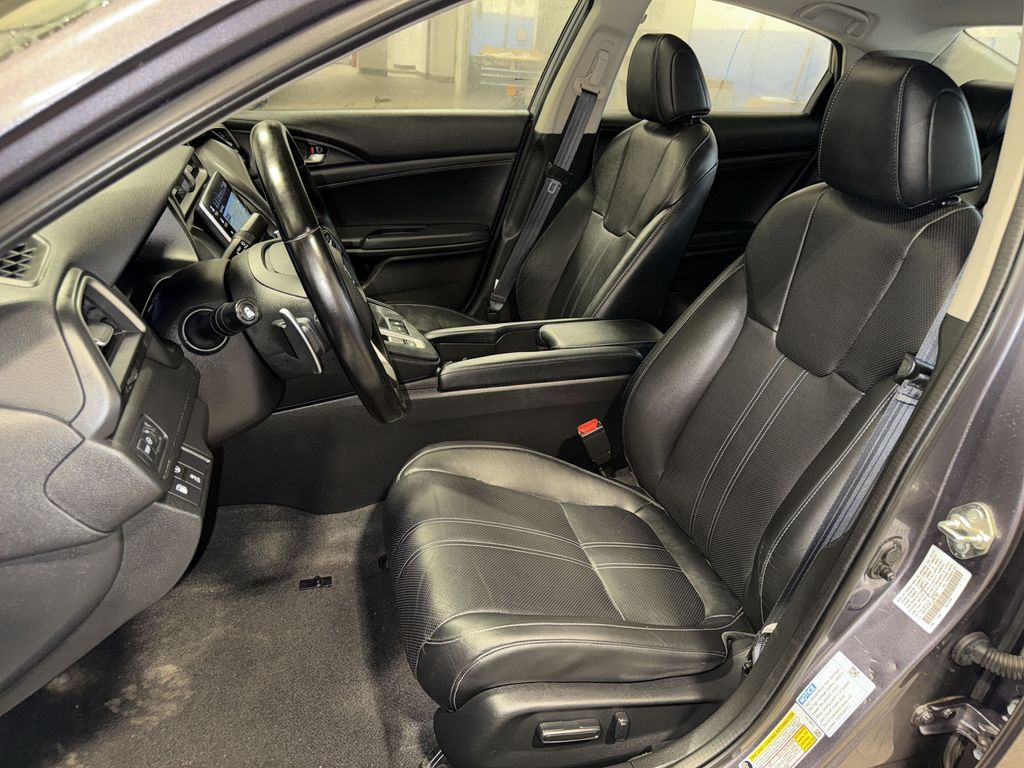 Thumbnail: 2020 Honda Insight - 11