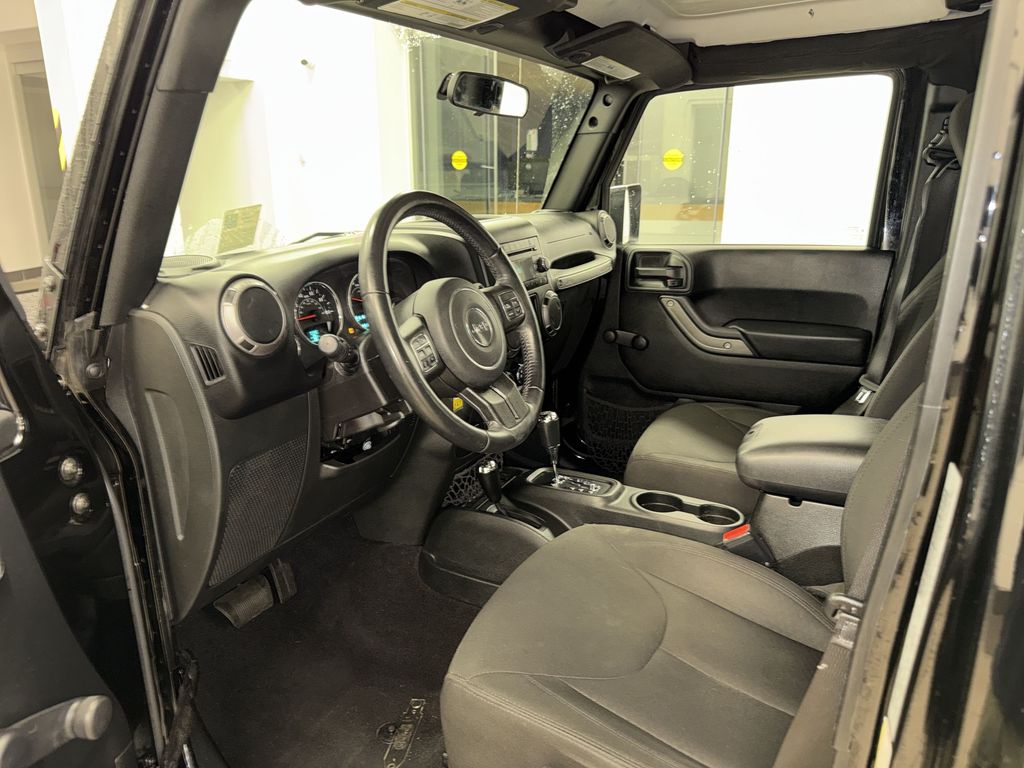 Thumbnail: 2017 Jeep Wrangler - 27