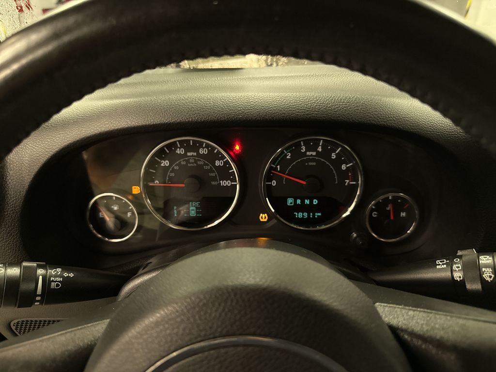 Thumbnail: 2017 Jeep Wrangler - 29