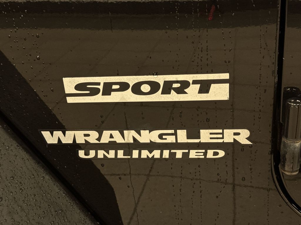 Thumbnail: 2017 Jeep Wrangler - 5