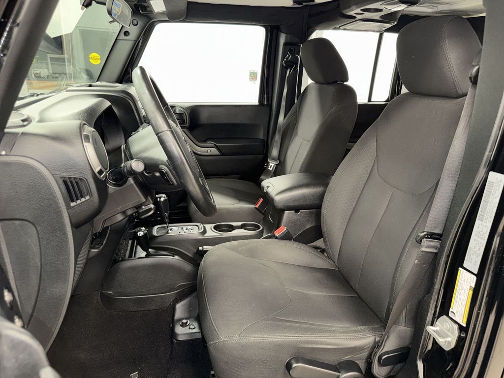 Thumbnail: 2017 Jeep Wrangler - 8