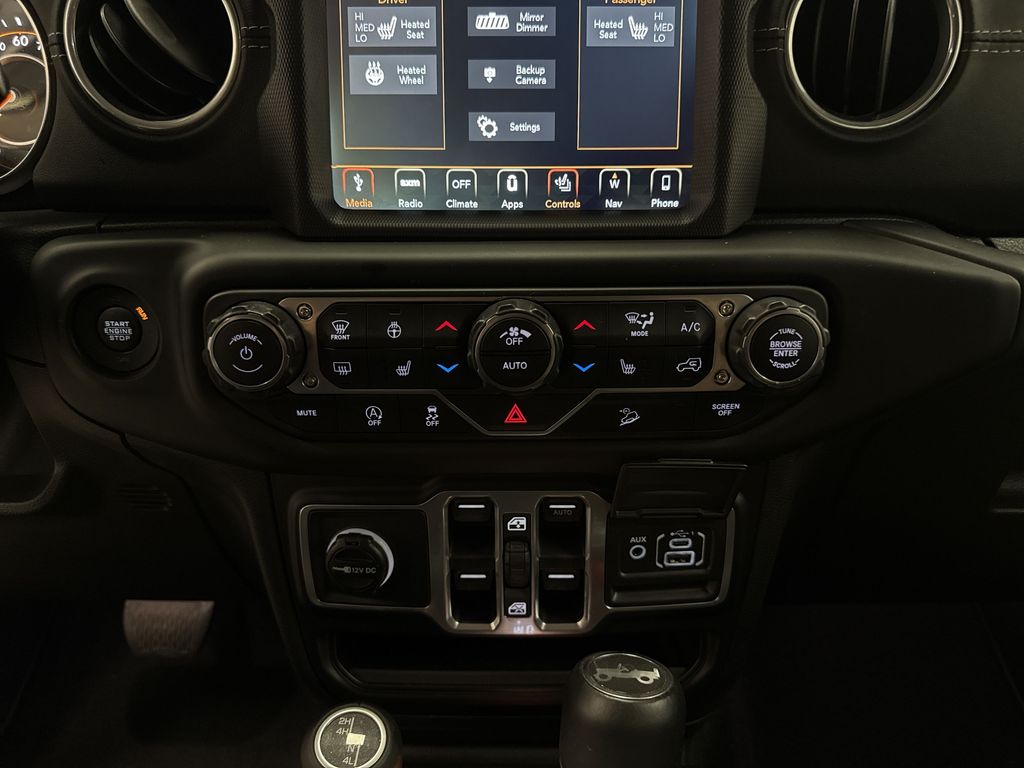 Thumbnail: 2018 Jeep Wrangler - 24