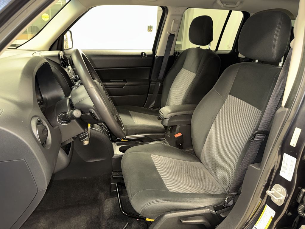 Thumbnail: 2014 Jeep Patriot - 10