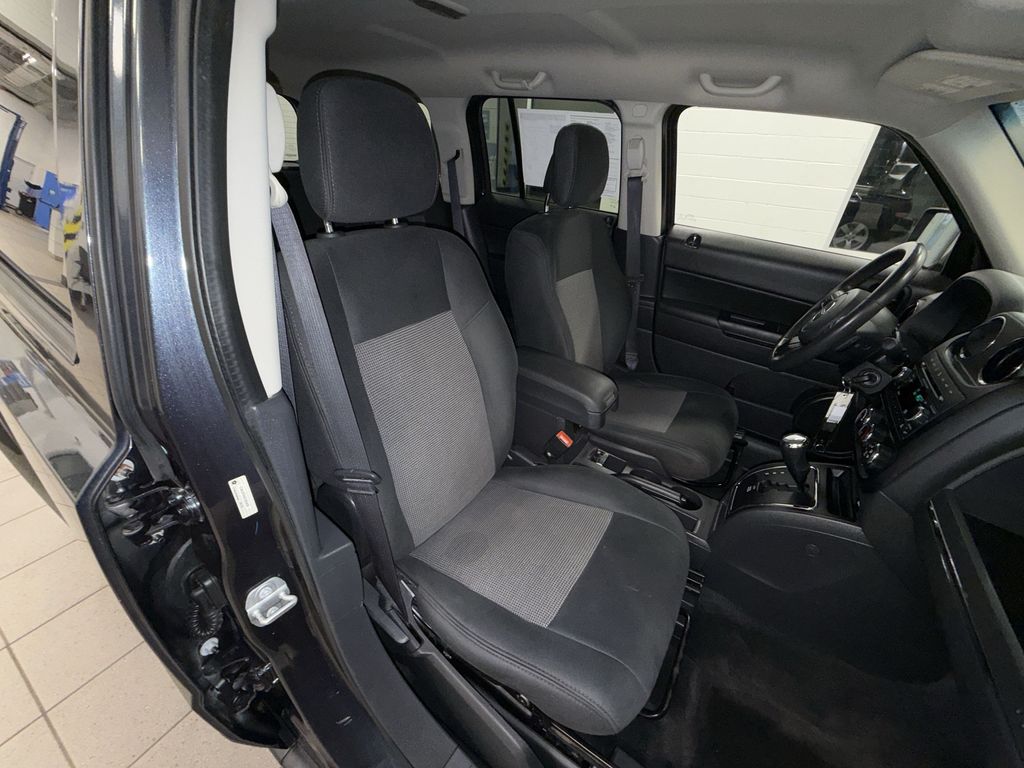 Thumbnail: 2014 Jeep Patriot - 11