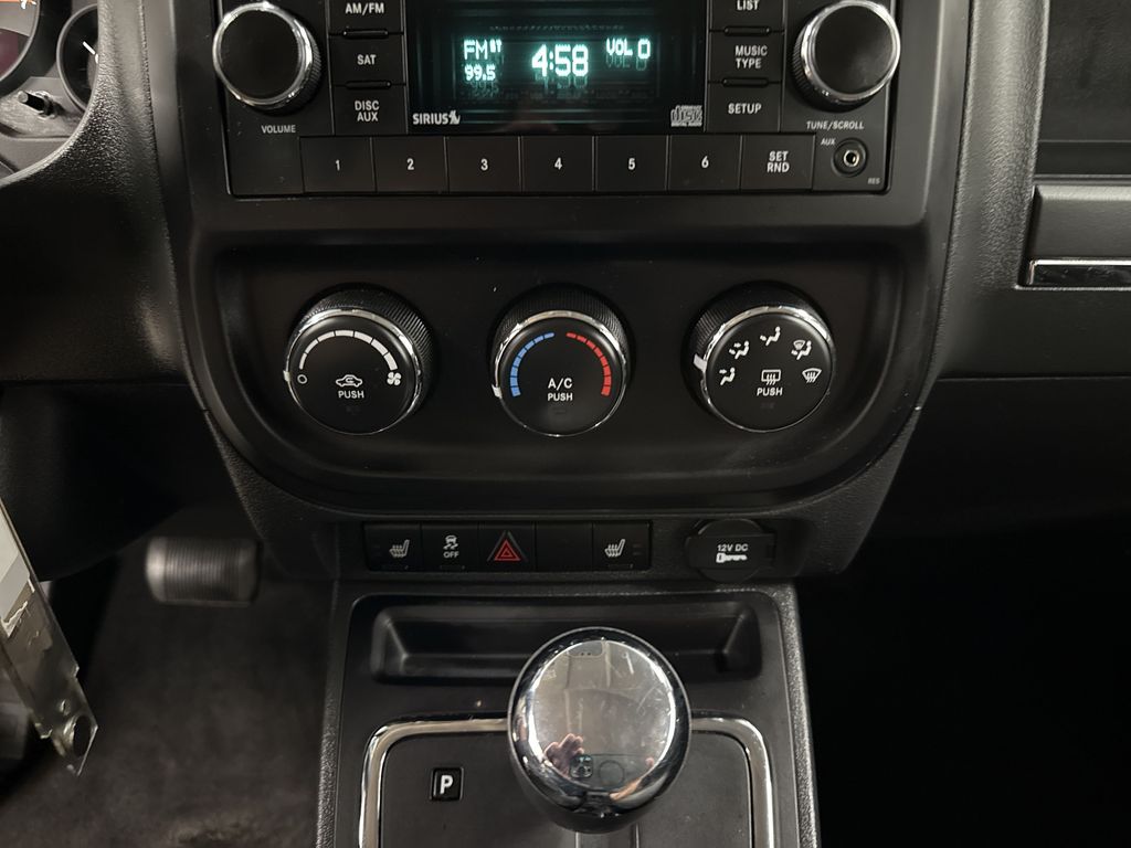 Thumbnail: 2014 Jeep Patriot - 23
