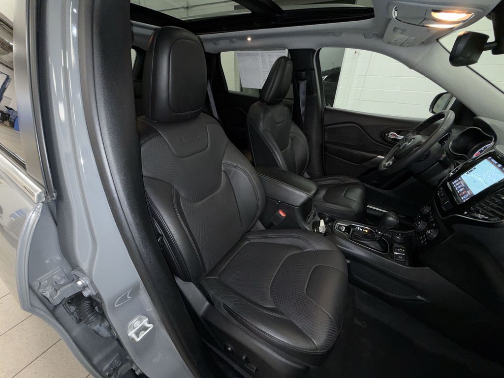 Thumbnail: 2021 Jeep Cherokee - 11