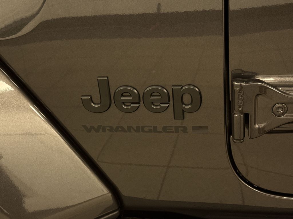 Thumbnail: 2025 Jeep Wrangler - 27